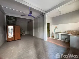 Casa adosada en alquiler de 4 habitaciones en Bang Rak, Bangkok