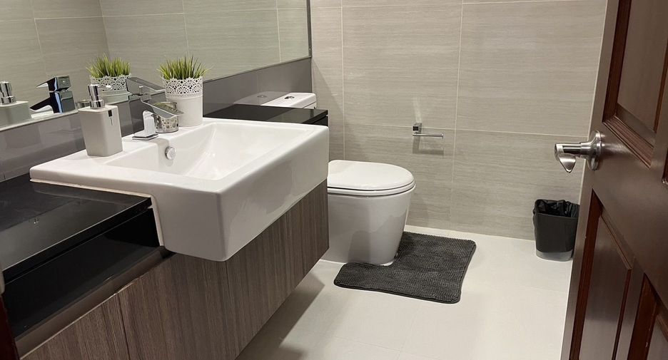 For rent 2 bedrooms apartment in Pathum Wan, Bangkok