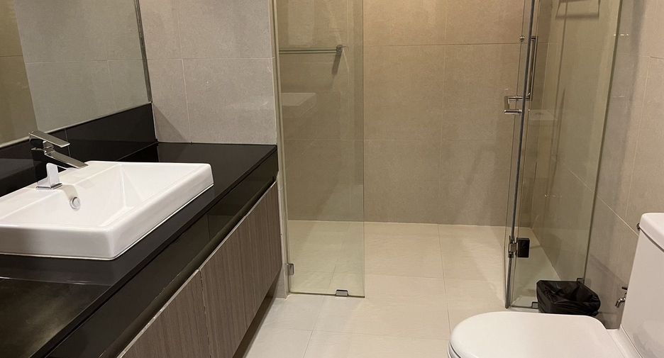 For rent 2 bedrooms apartment in Pathum Wan, Bangkok
