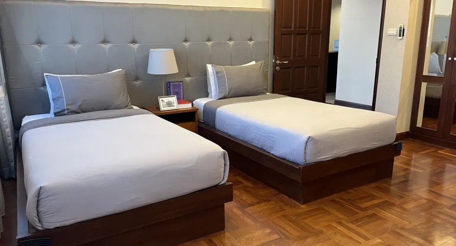 For rent 2 bedrooms apartment in Pathum Wan, Bangkok