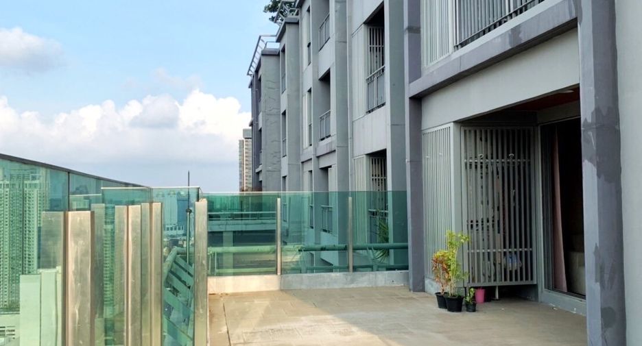 For rent and for sale 2 bedrooms condo in Watthana, Bangkok