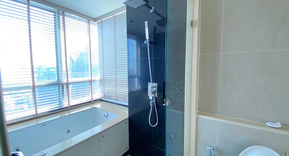 For rent and for sale 2 bedrooms condo in Watthana, Bangkok