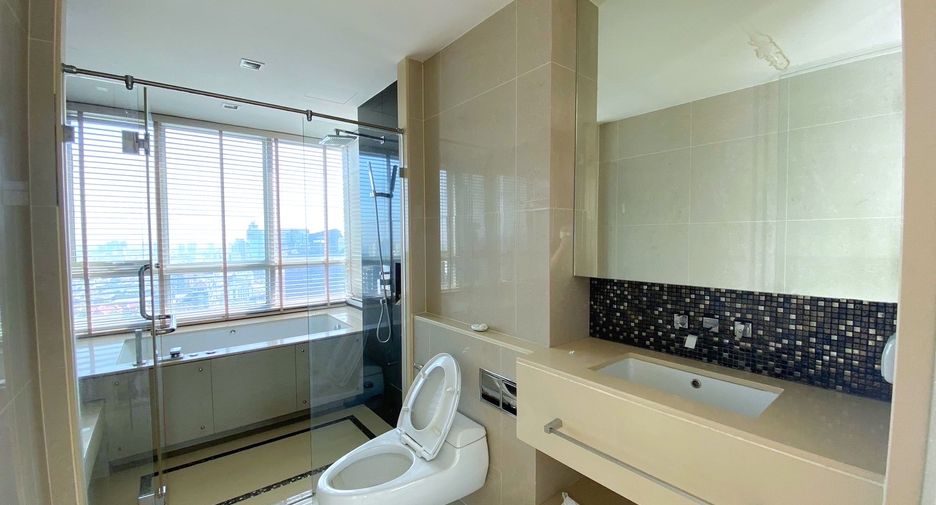 For rent and for sale 2 bedrooms condo in Watthana, Bangkok