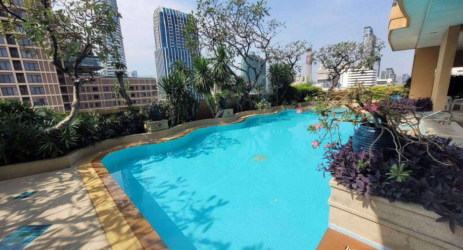 For rent 2 bedrooms condo in Pathum Wan, Bangkok
