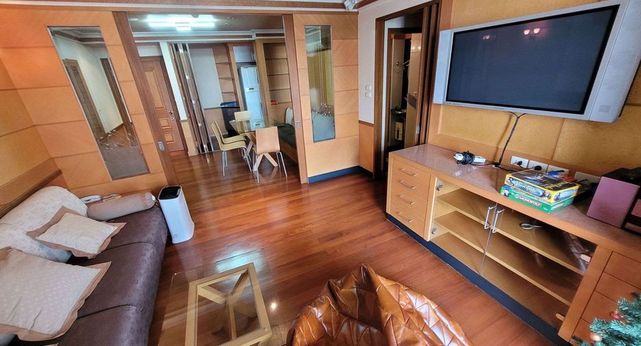 For rent 2 bedrooms condo in Pathum Wan, Bangkok