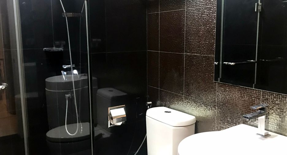 Wohnung zur Miete mit 2 Zimmer in Khlong Toei, Bangkok