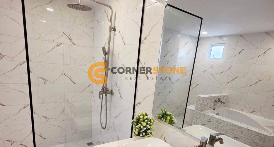 Casa en venta de 4 habitaciones en Bang Lamung, Chonburi
