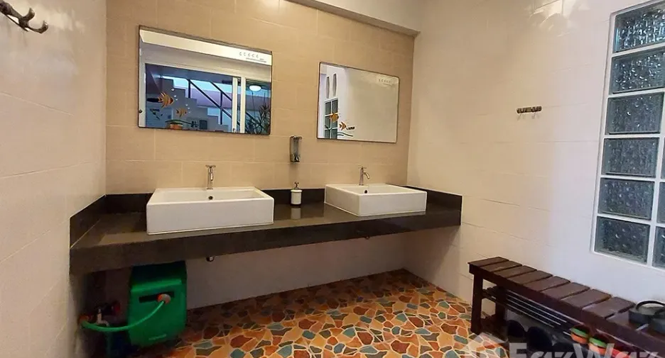À vendre 5 chambres hôtel à Klaeng, Rayong