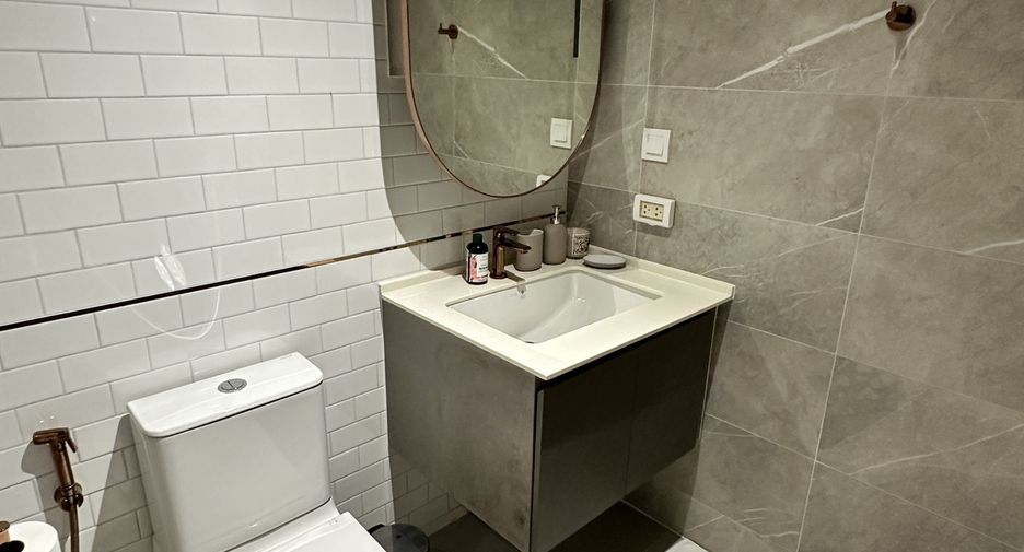 For rent 1 bed condo in Watthana, Bangkok