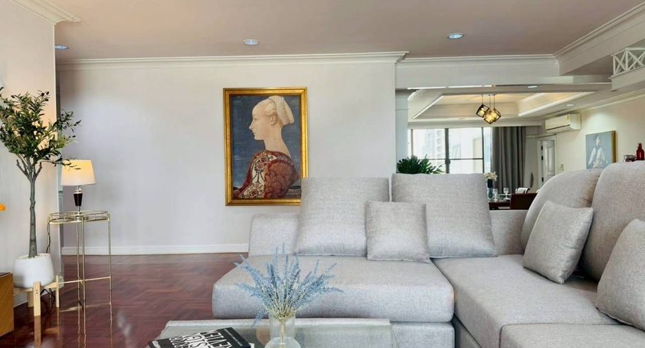 For rent 4 bedrooms condo in Watthana, Bangkok