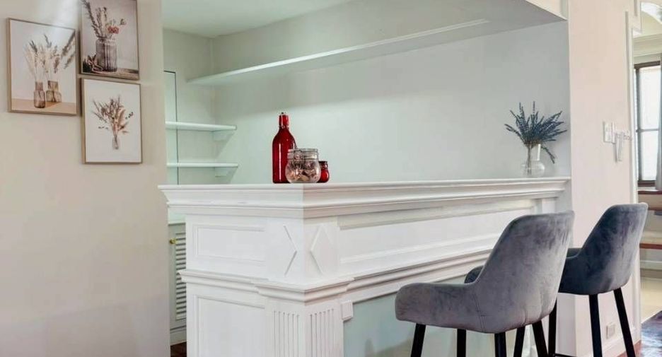 For rent 4 bedrooms condo in Watthana, Bangkok