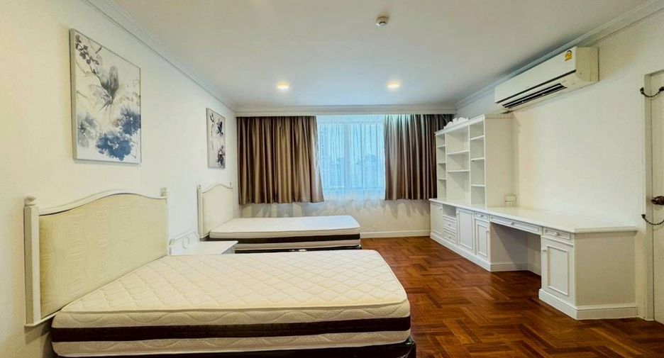 For rent 4 bedrooms condo in Watthana, Bangkok