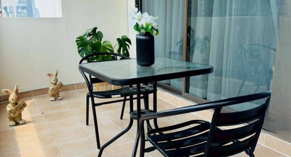 For rent 4 bedrooms condo in Watthana, Bangkok