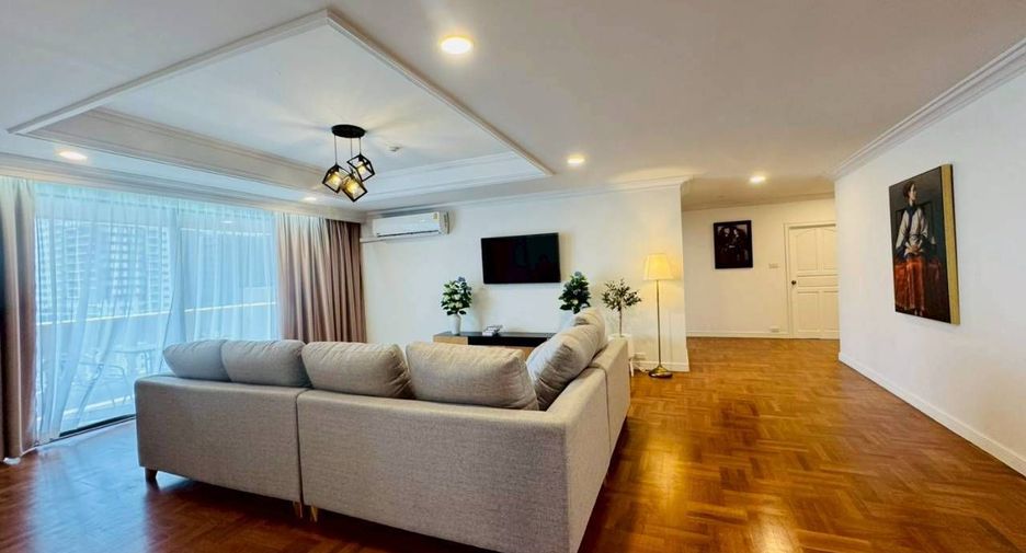 For rent 4 bedrooms condo in Watthana, Bangkok