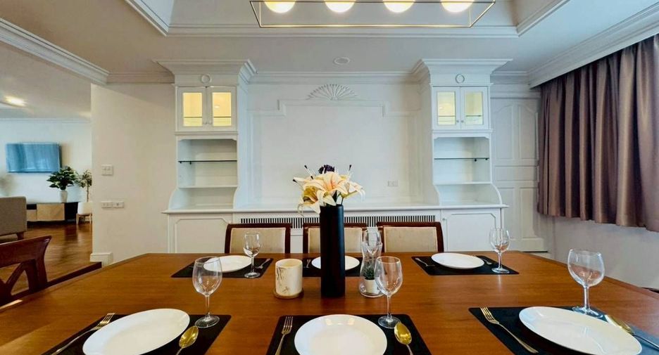 For rent 4 bedrooms condo in Watthana, Bangkok