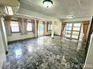 出售 3 卧室 联排别墅 在 Wang Thong Lang, 曼谷