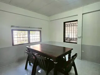 出售 3 卧室 联排别墅 在 Wang Thong Lang, 曼谷