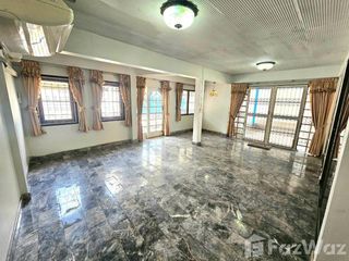 For sale 3 ベッドルーム townhouse in Wang Thonglang, Bangkok