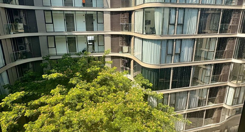 For rent 2 bedrooms condo in Khlong Toei, Bangkok
