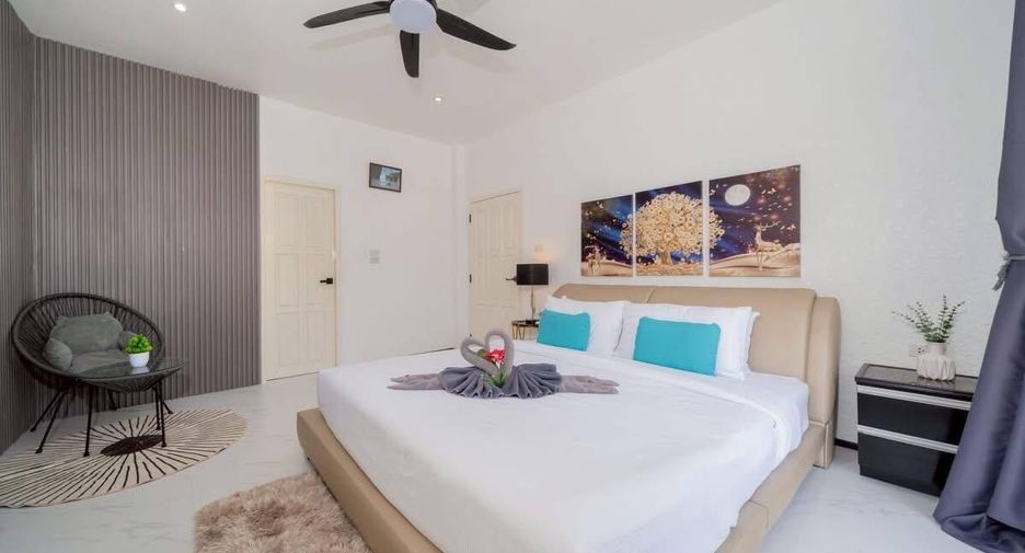 For rent 3 bedrooms villa in Mueang Phuket, Phuket