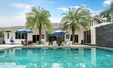 For rent 3 bedrooms villa in Mueang Phuket, Phuket