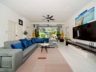 For rent 3 bedrooms villa in Mueang Phuket, Phuket