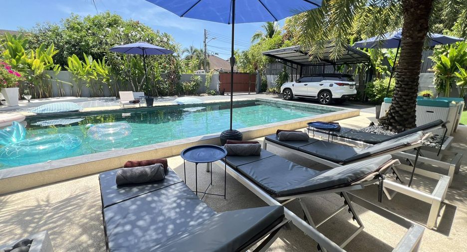 For rent 3 bedrooms villa in Mueang Phuket, Phuket