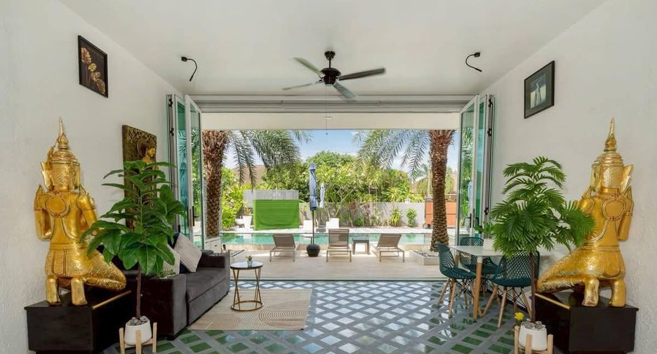 For rent 3 bedrooms villa in Mueang Phuket, Phuket
