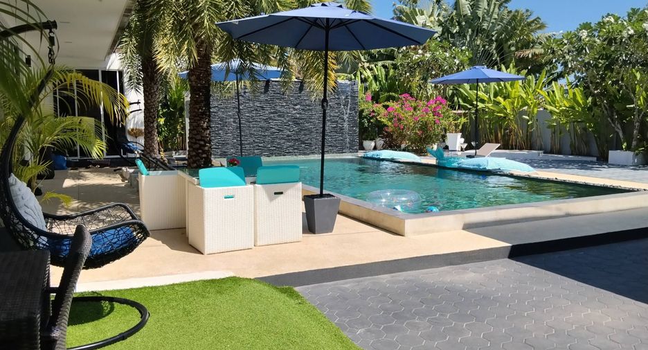 For rent 3 bedrooms villa in Mueang Phuket, Phuket