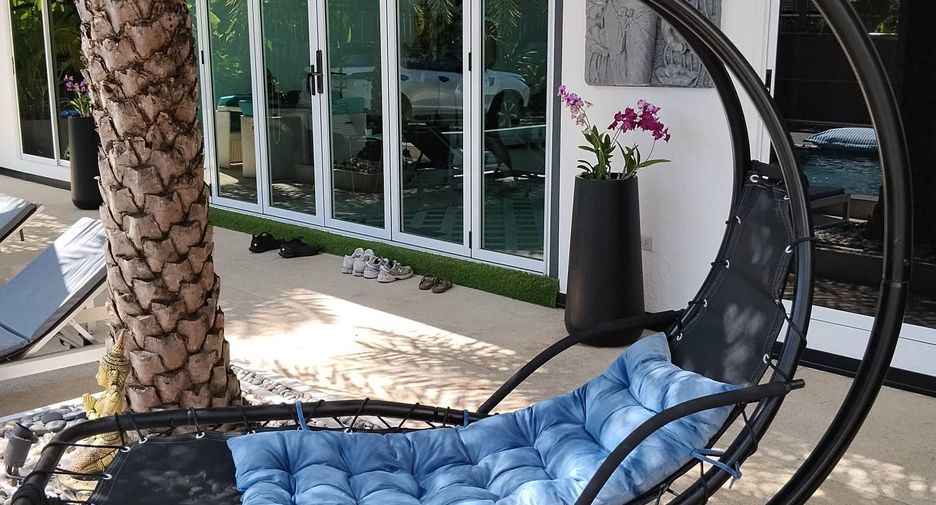 For rent 3 bedrooms villa in Mueang Phuket, Phuket