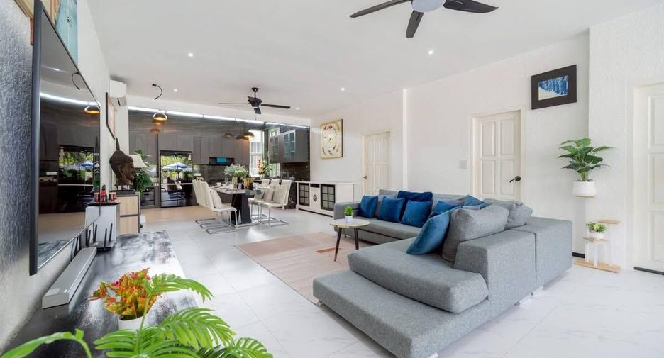 For rent 3 bedrooms villa in Mueang Phuket, Phuket