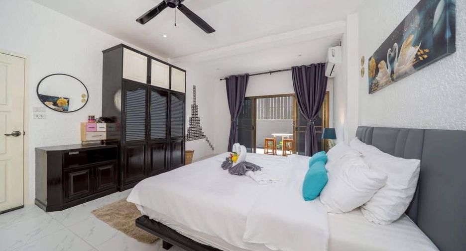 For rent 3 bedrooms villa in Mueang Phuket, Phuket