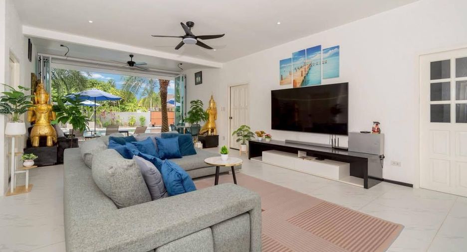 For rent 3 bedrooms villa in Mueang Phuket, Phuket