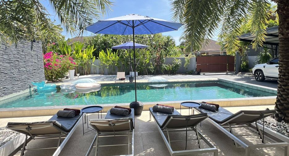 For rent 3 bedrooms villa in Mueang Phuket, Phuket