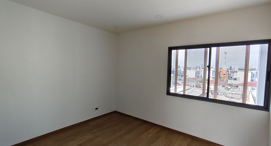Casa adosada en venta de 2 habitaciones en Suan Luang, Bangkok