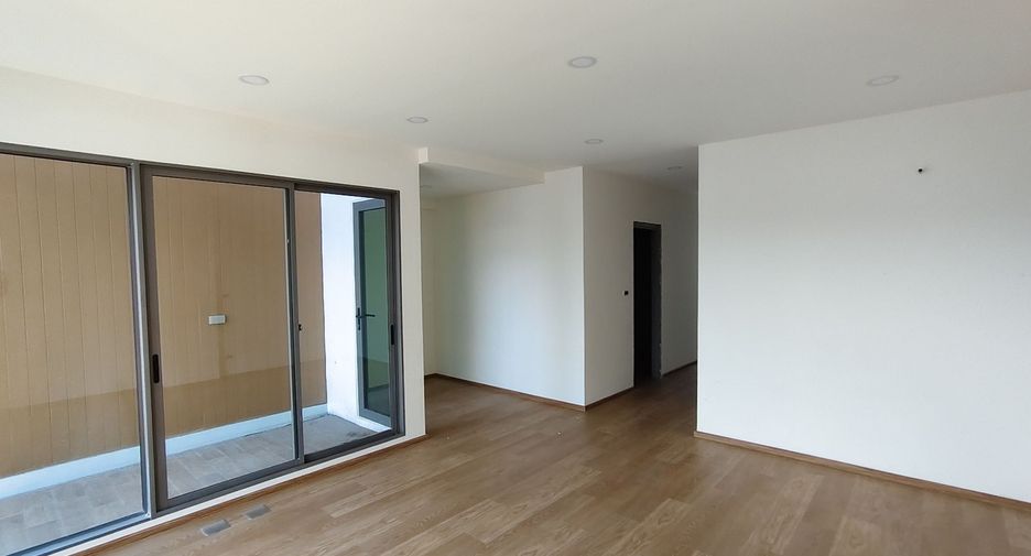 Casa adosada en venta de 2 habitaciones en Suan Luang, Bangkok