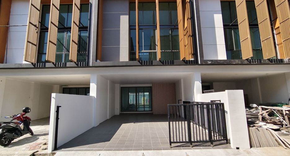 Casa adosada en venta de 2 habitaciones en Suan Luang, Bangkok