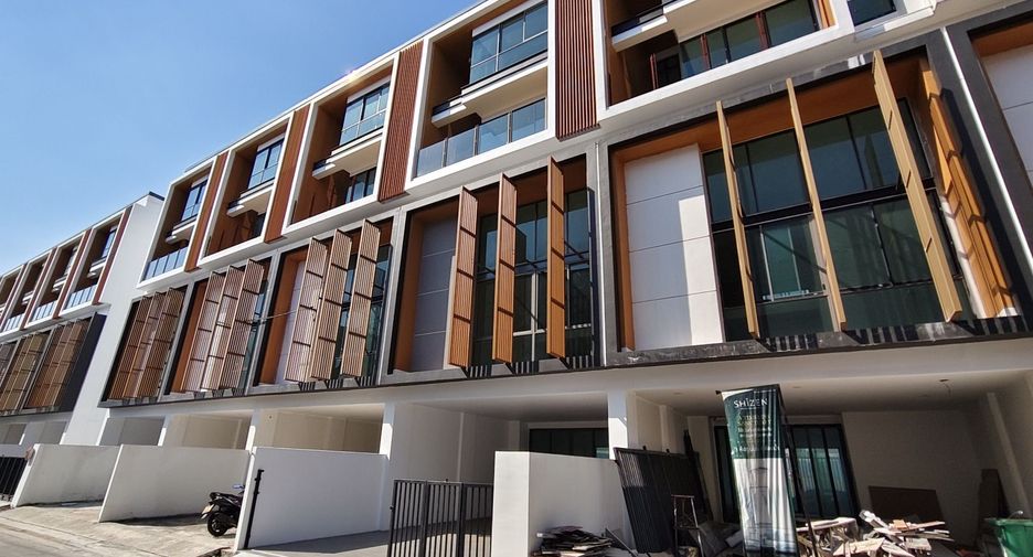 Casa adosada en venta de 2 habitaciones en Suan Luang, Bangkok