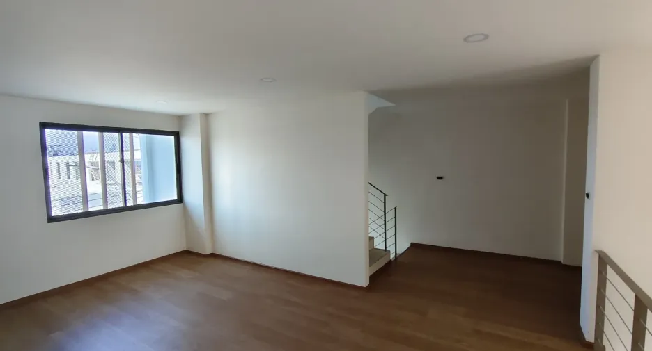 Casa adosada en venta de 2 habitaciones en Suan Luang, Bangkok