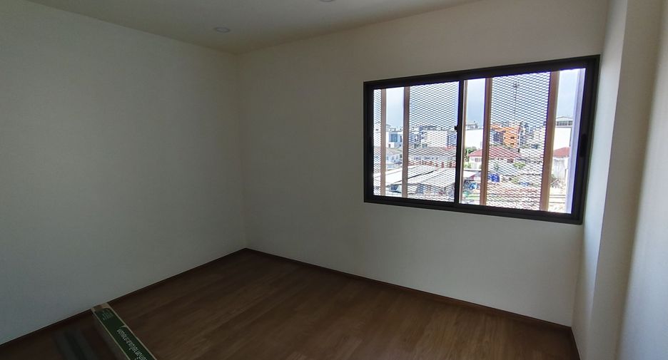 Casa adosada en venta de 2 habitaciones en Suan Luang, Bangkok