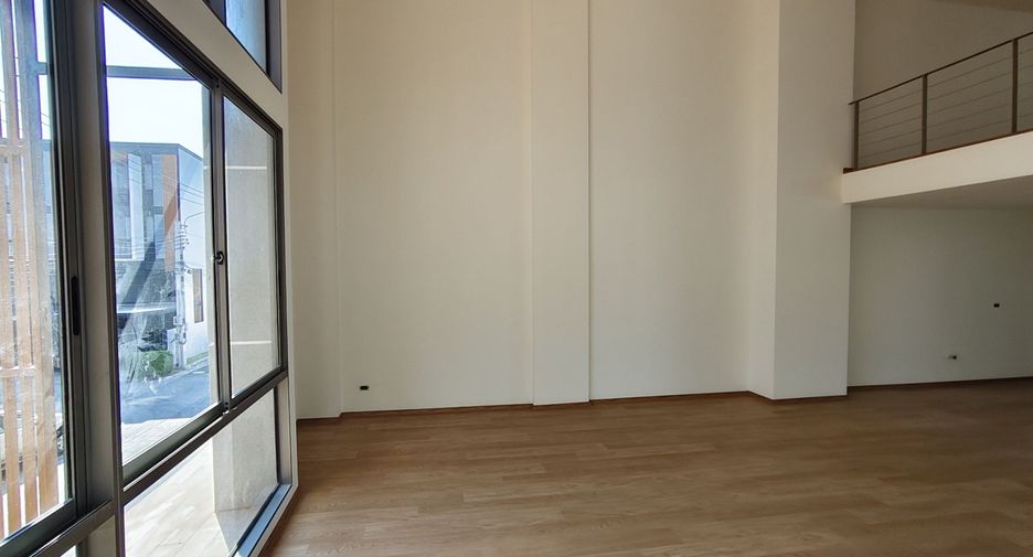 Casa adosada en venta de 2 habitaciones en Suan Luang, Bangkok
