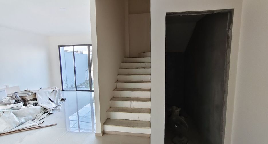 Casa adosada en venta de 2 habitaciones en Suan Luang, Bangkok