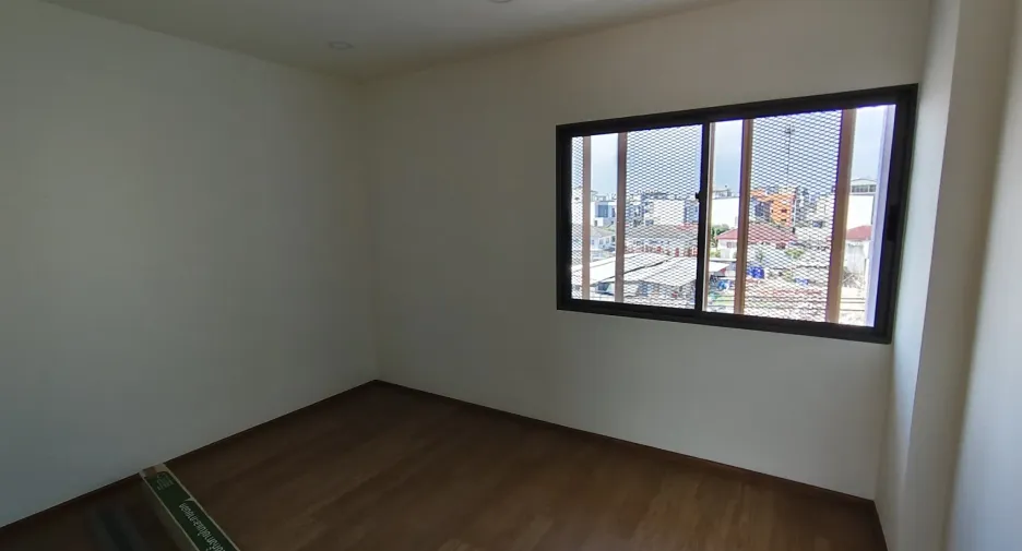 Casa adosada en venta de 2 habitaciones en Suan Luang, Bangkok