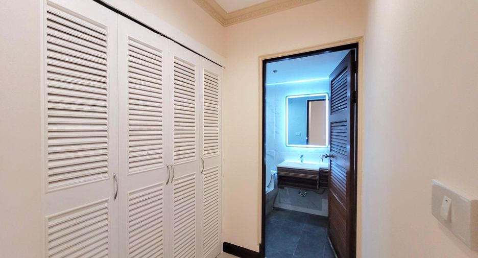 À louer 3 chambres condo à Watthana, Bangkok