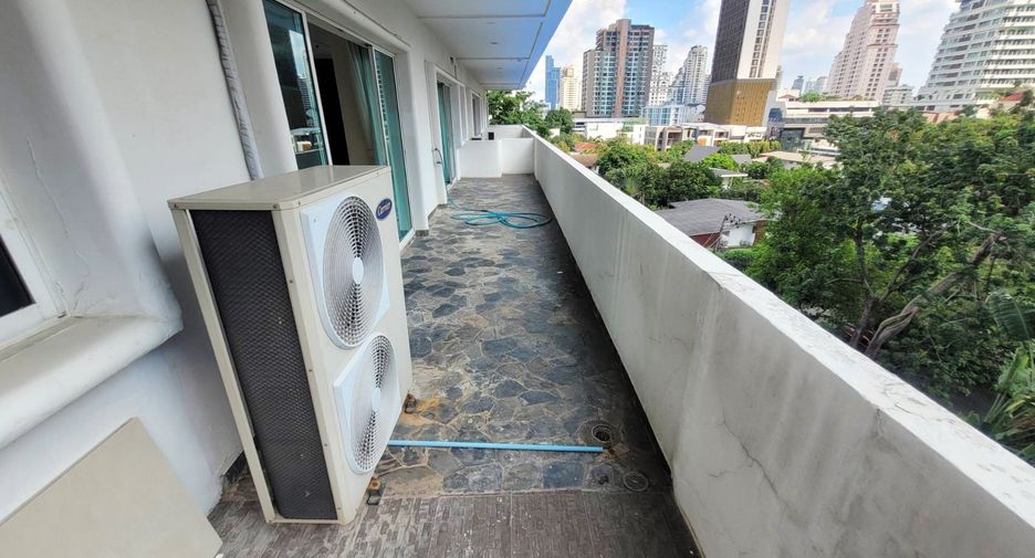 À louer 3 chambres condo à Watthana, Bangkok