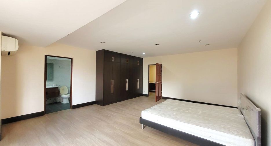 À louer 3 chambres condo à Watthana, Bangkok