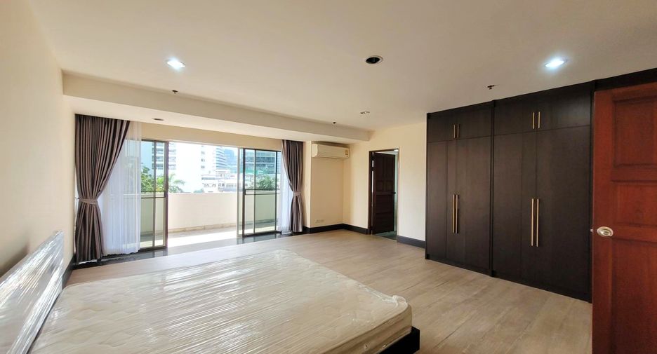 À louer 3 chambres condo à Watthana, Bangkok