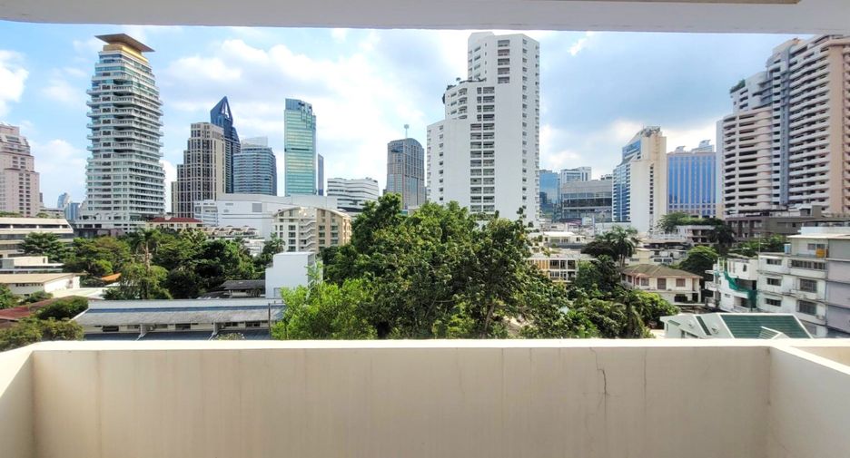 À louer 3 chambres condo à Watthana, Bangkok