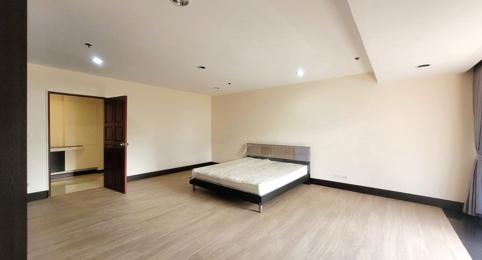 À louer 3 chambres condo à Watthana, Bangkok