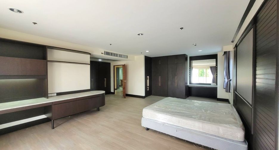 À louer 3 chambres condo à Watthana, Bangkok